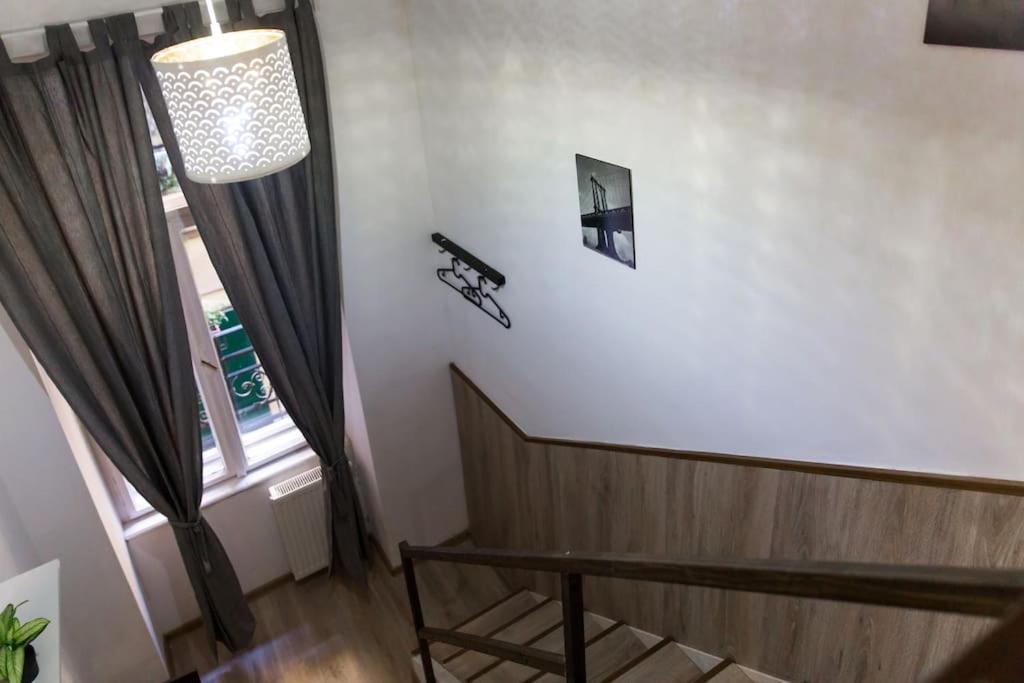 Central Budget Lofts Apartament